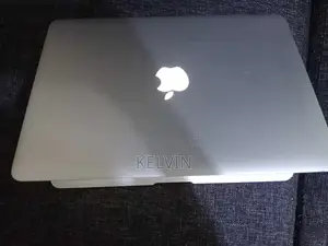 Laptop Apple MacBook 4GB Intel Core i5 HDD 128GB