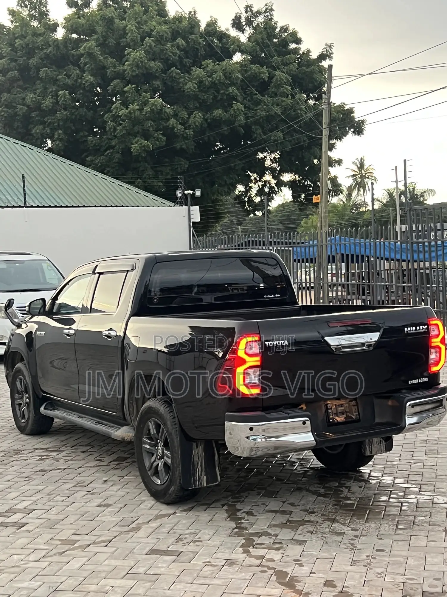 Toyota Hilux 2022 Black