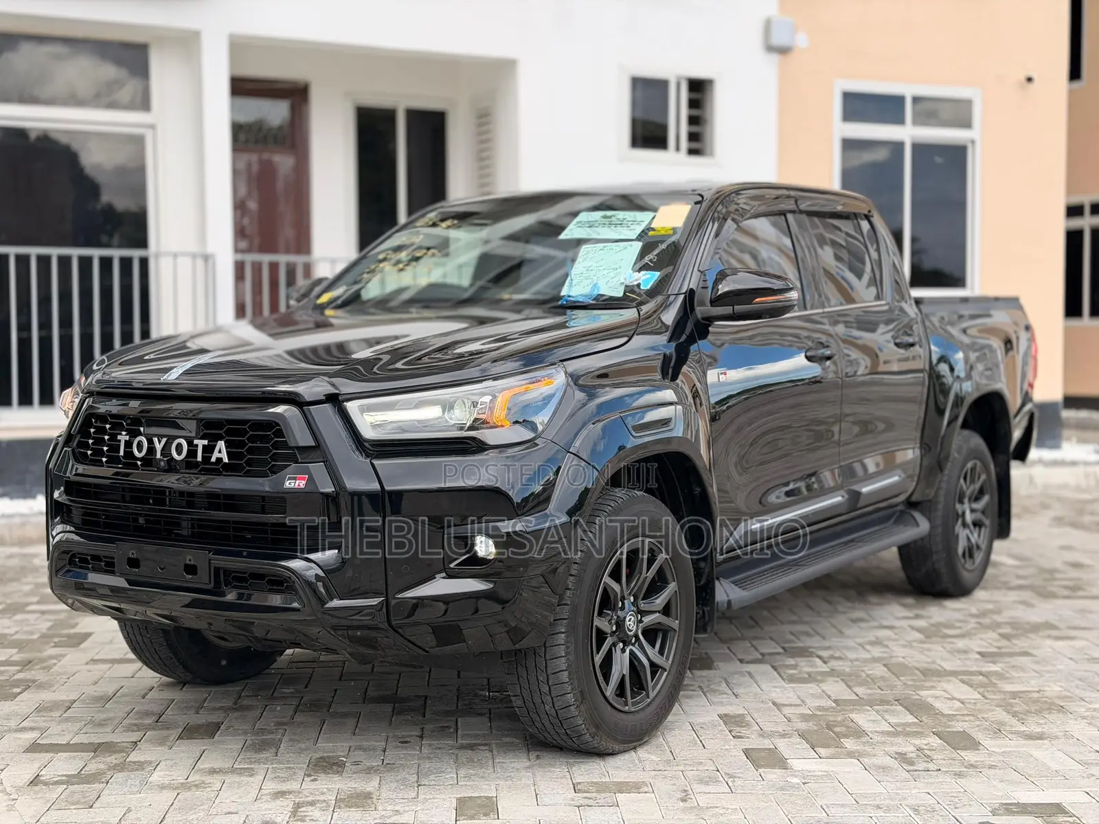 Toyota Hilux 2023 Black