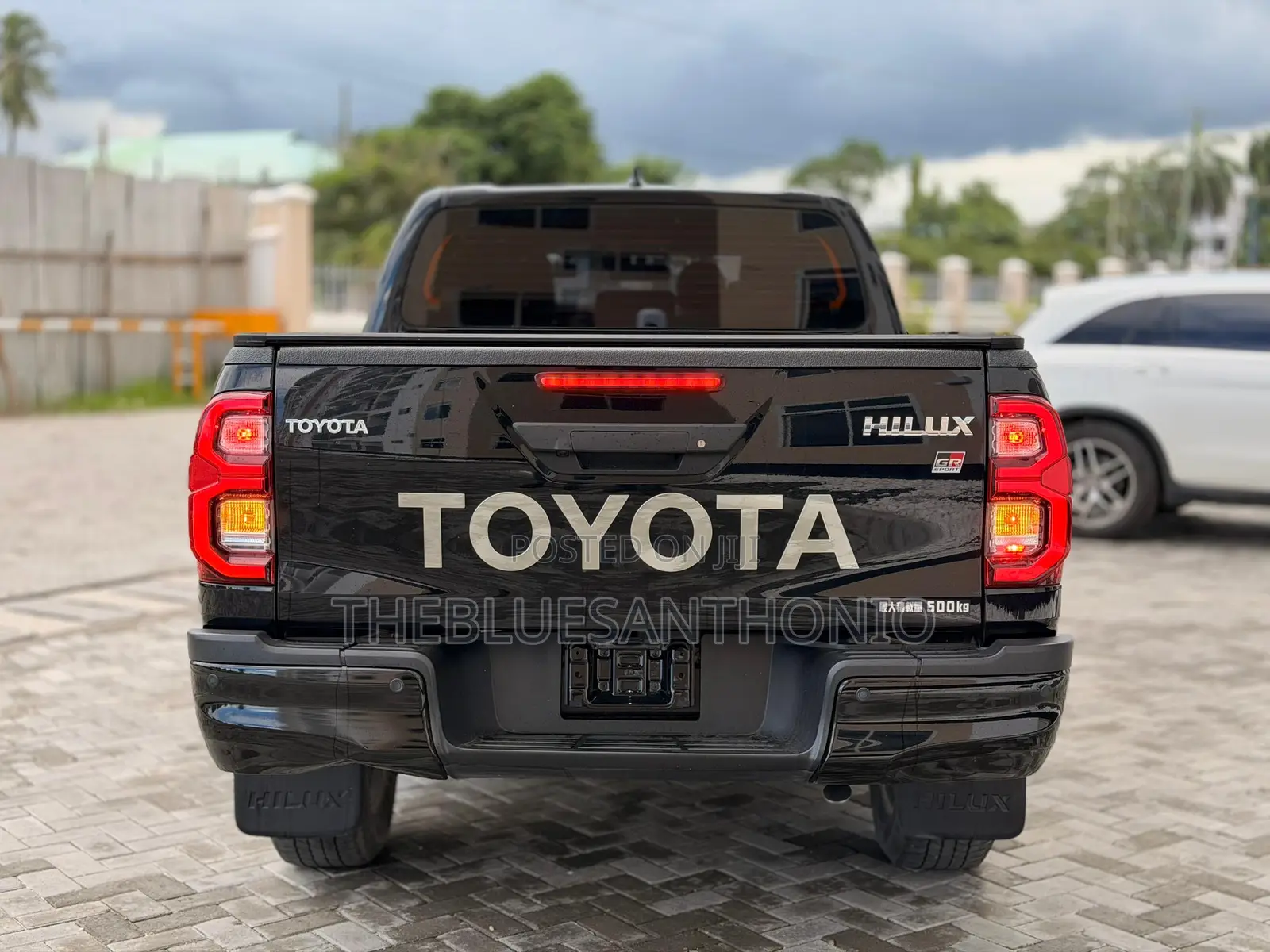 Toyota Hilux 2023 Black