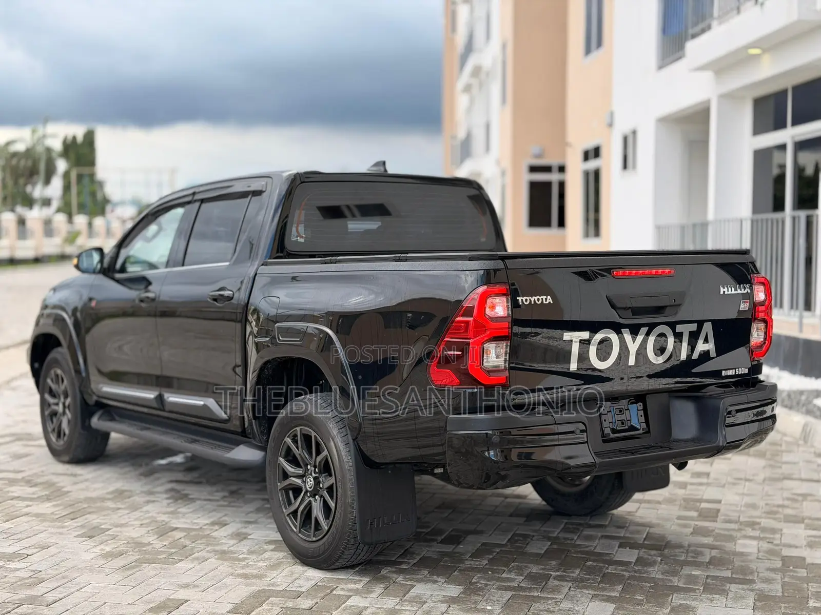 Toyota Hilux 2023 Black