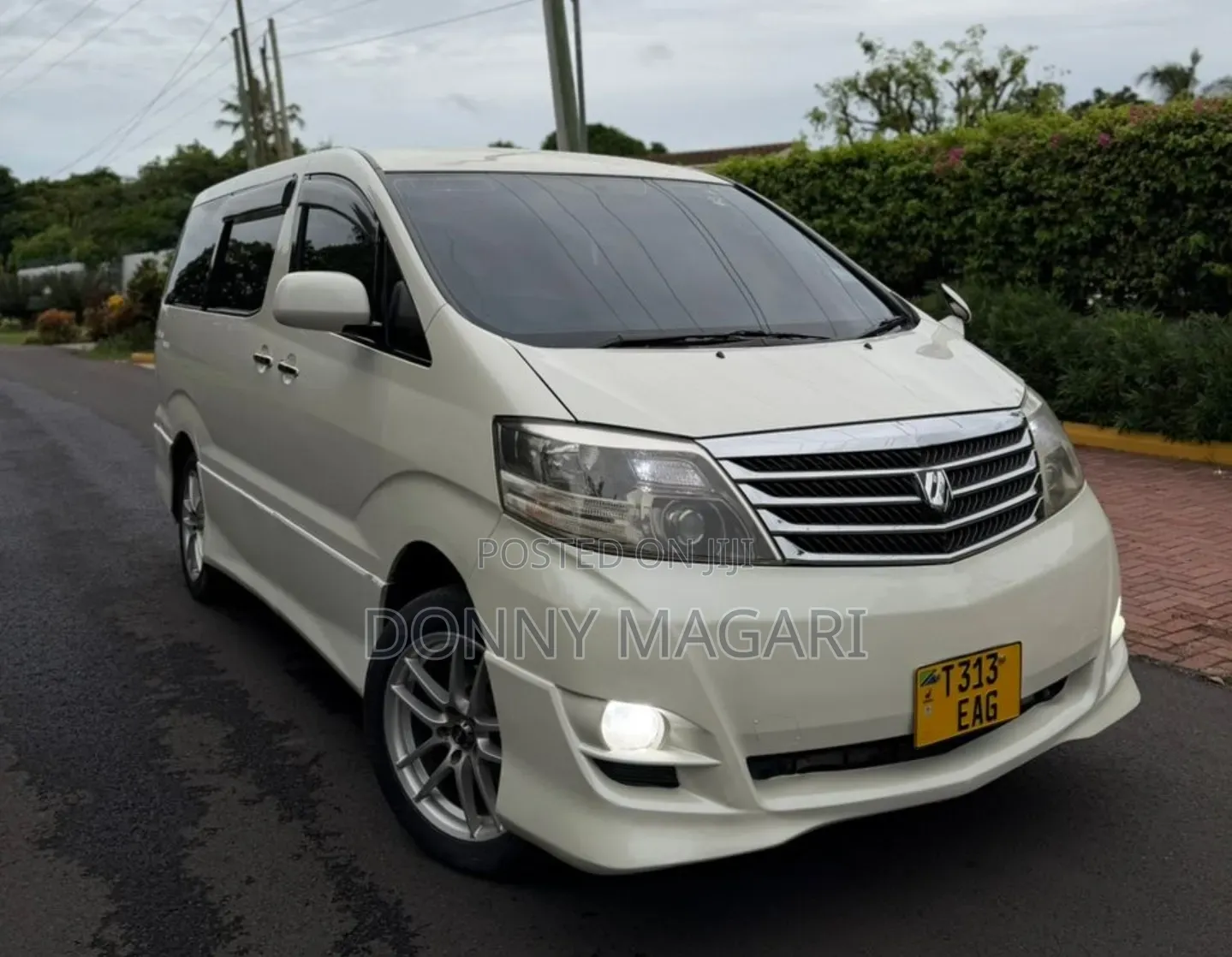 Toyota Alphard 2.4 Petrol AWD 2006 White