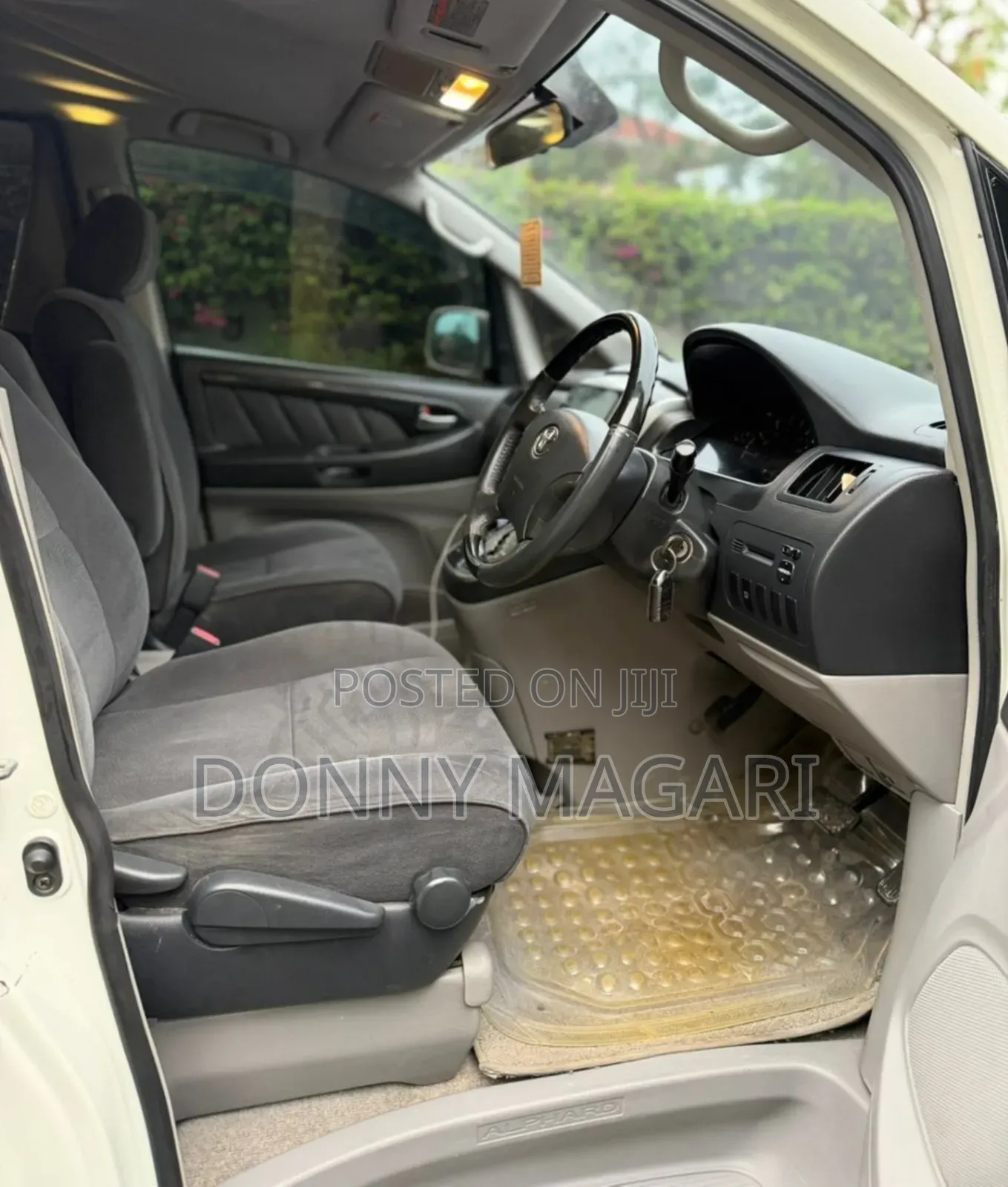 Toyota Alphard 2.4 Petrol AWD 2006 White