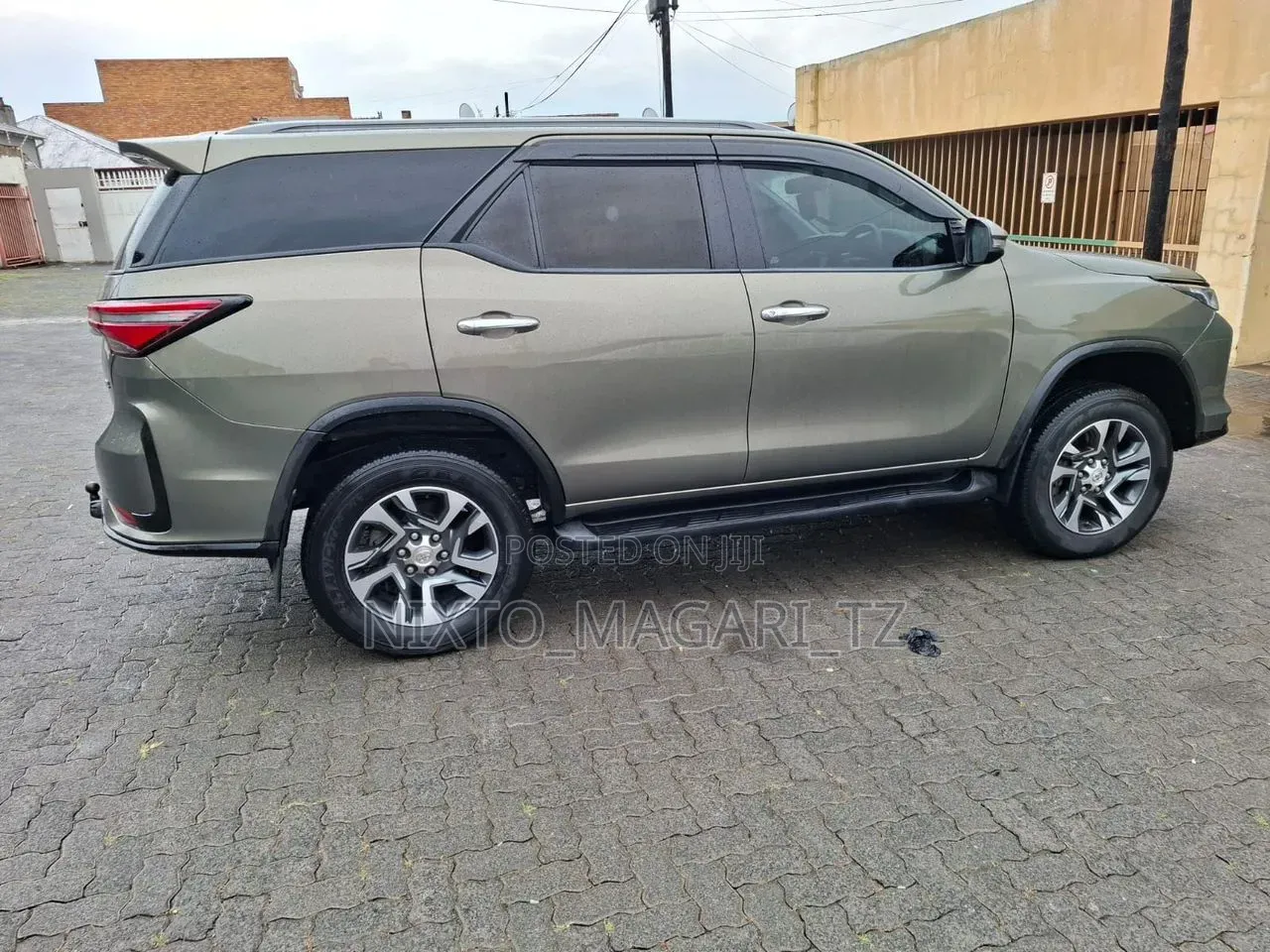 Toyota Fortuner 2025 Green