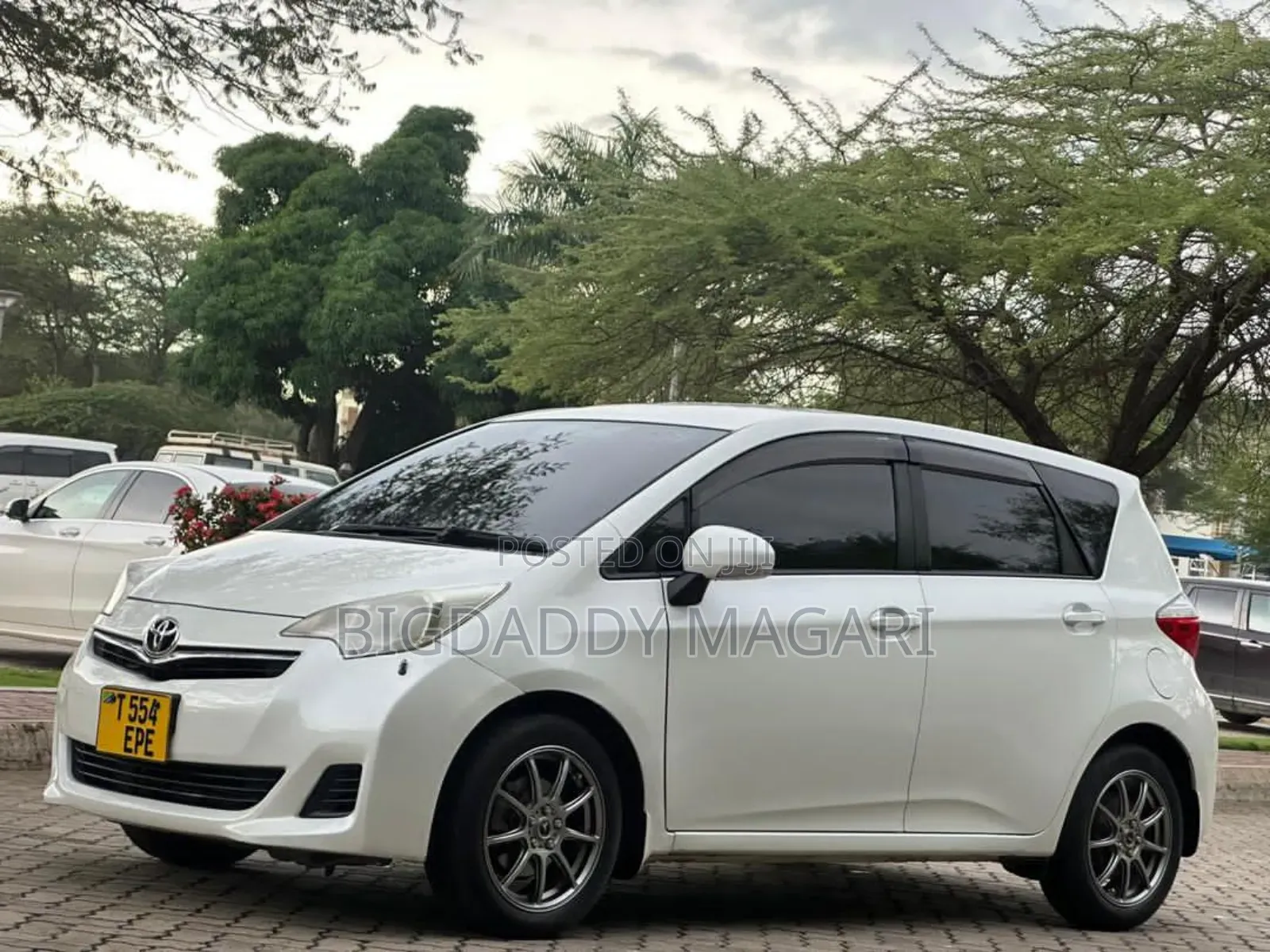 Toyota Ractis 2012 White