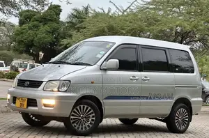 Toyota Noah 2001 Silver