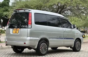 Toyota Noah 2001 Silver