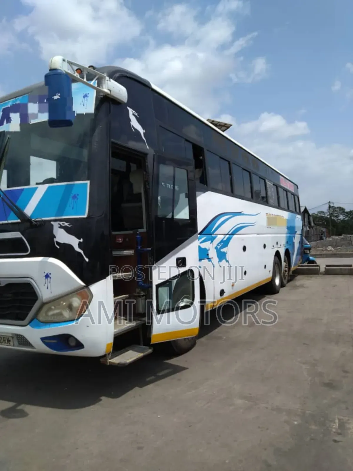 Yutong Sightseeing Bus 2019 White