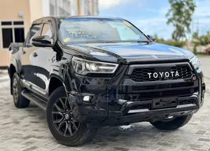 Toyota Hilux 2023 Black