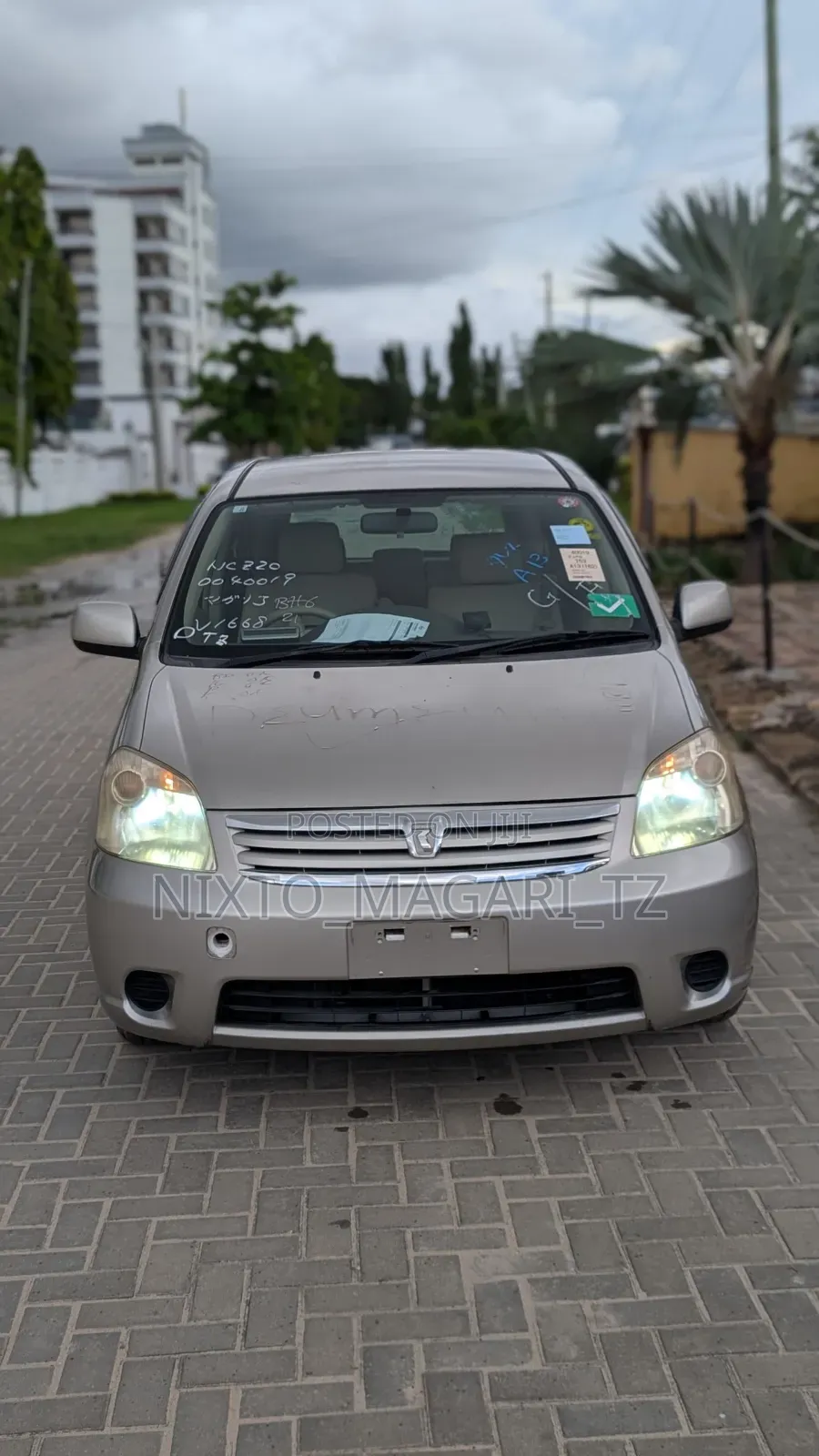 Toyota Raum 2005 Gold