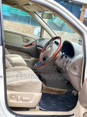 Toyota Harrier 2004 White