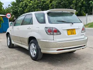Toyota Harrier 2004 White
