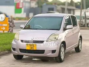 Toyota Passo 2004 Pink