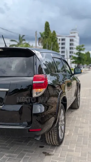 Toyota Vanguard 2013 Black