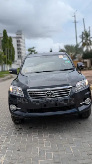 Toyota Vanguard 2012 Blue