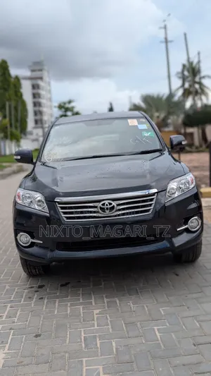 Toyota Vanguard 2012 Blue