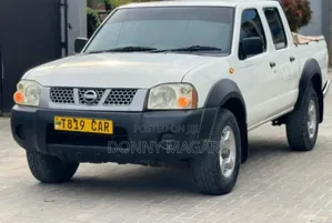 Nissan Hardbody 2012 White