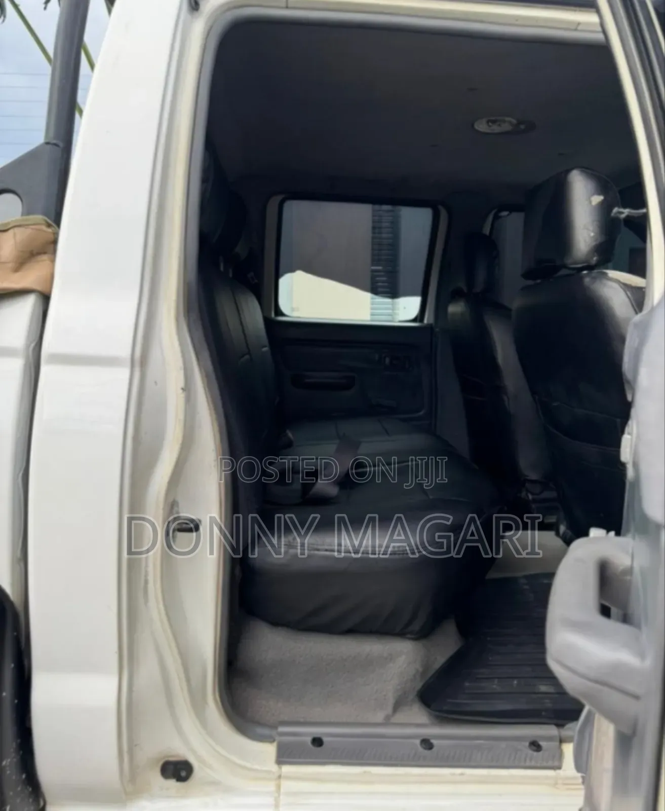 Nissan Hardbody 2012 White