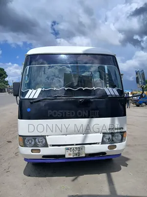 Mitsubishi Fuso Rosa 2000 White