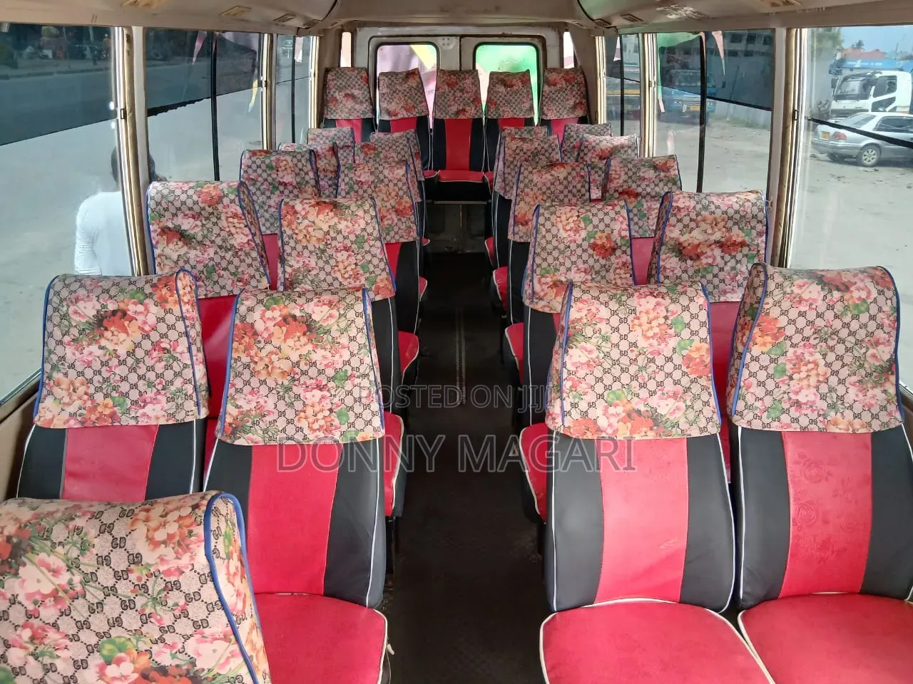 Mitsubishi Fuso Rosa 2000 White