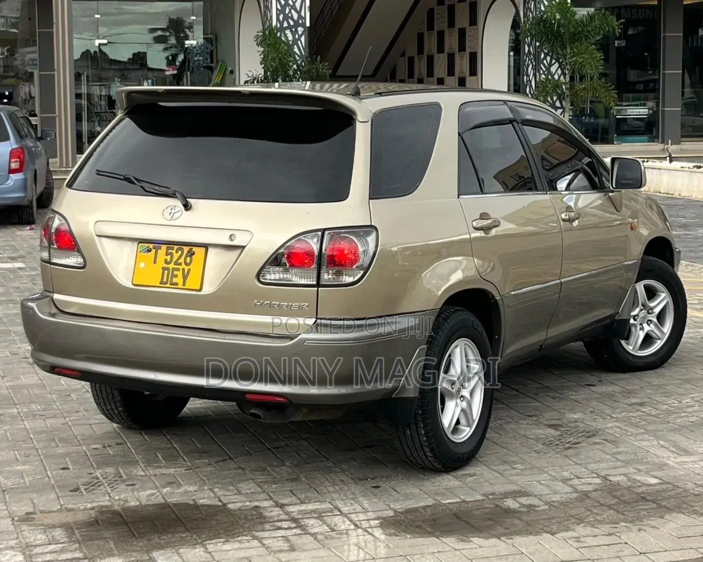 Toyota Harrier 2002 Gold