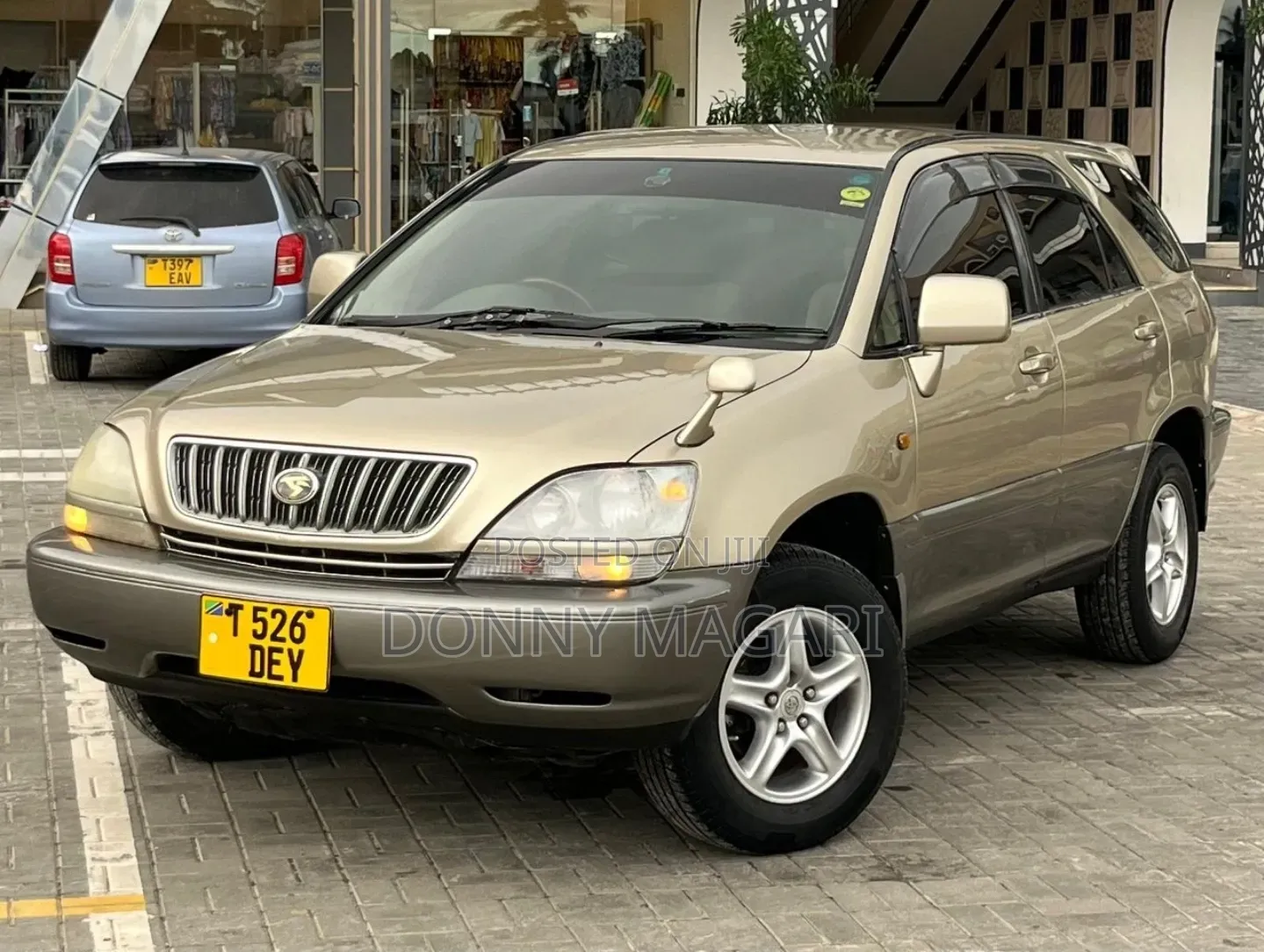 Toyota Harrier 2002 Gold