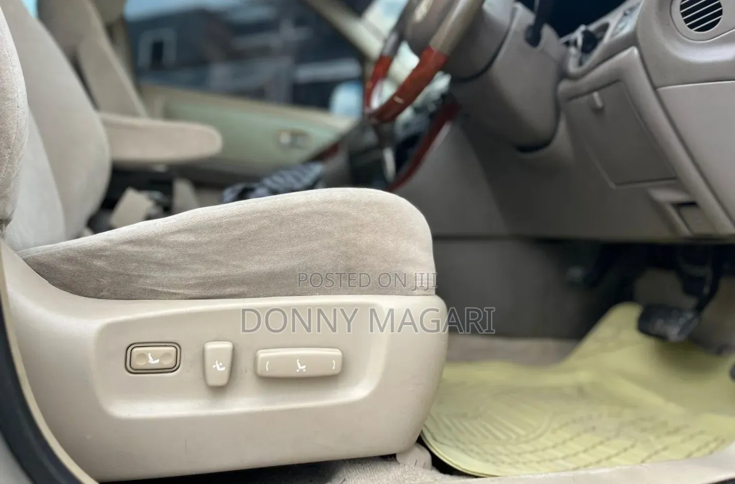 Toyota Harrier 2002 Gold