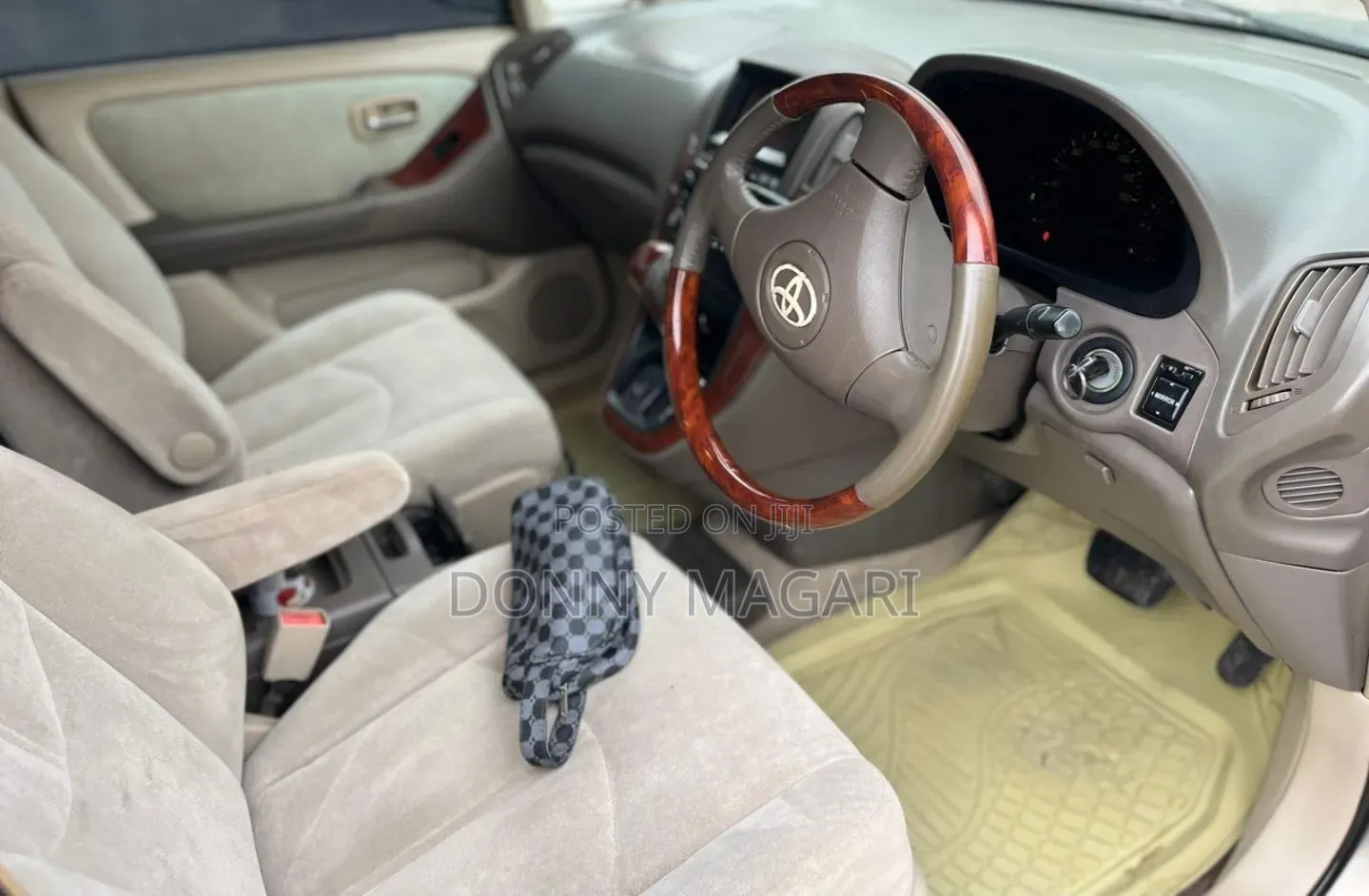Toyota Harrier 2002 Gold