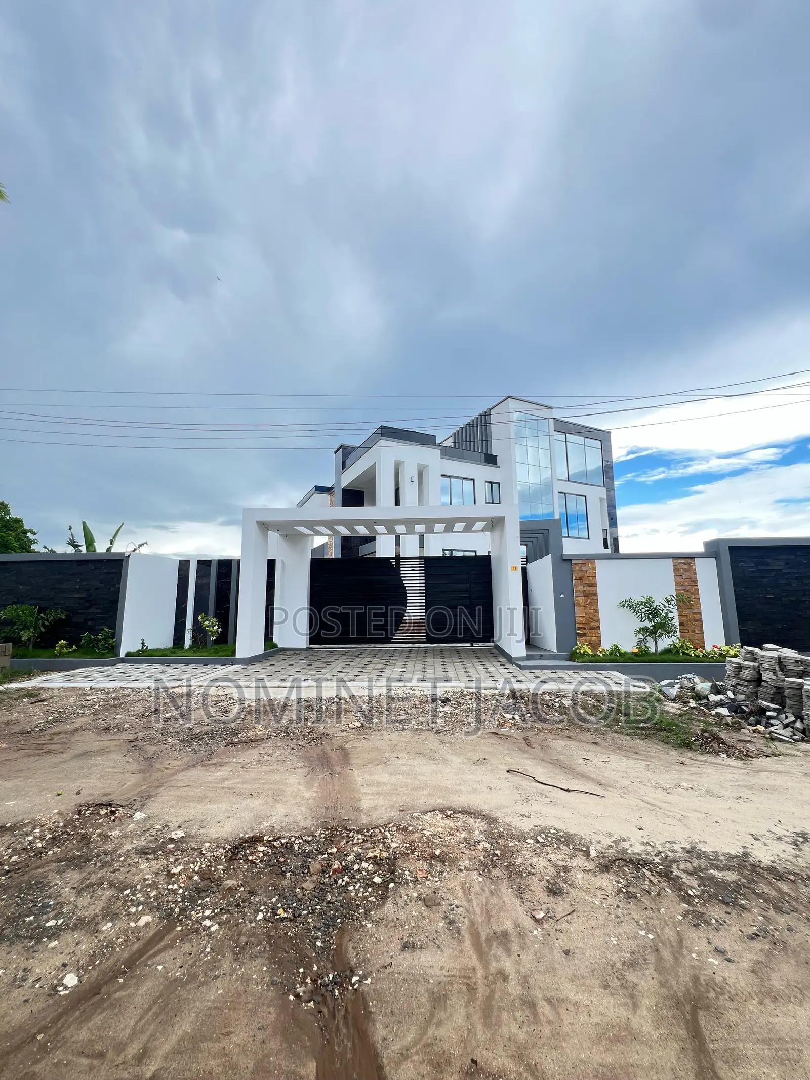 6bdrm House in Mbweni Jkt Dar Es for sale