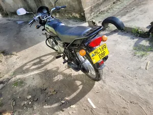 Bajaj Boxer 125 2025