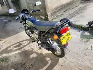 Bajaj Boxer 125 2025