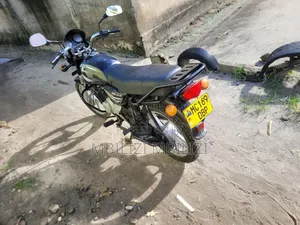 Bajaj Boxer 125 2025