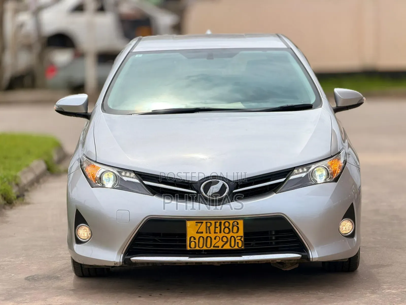 Toyota Auris 2013 Silver