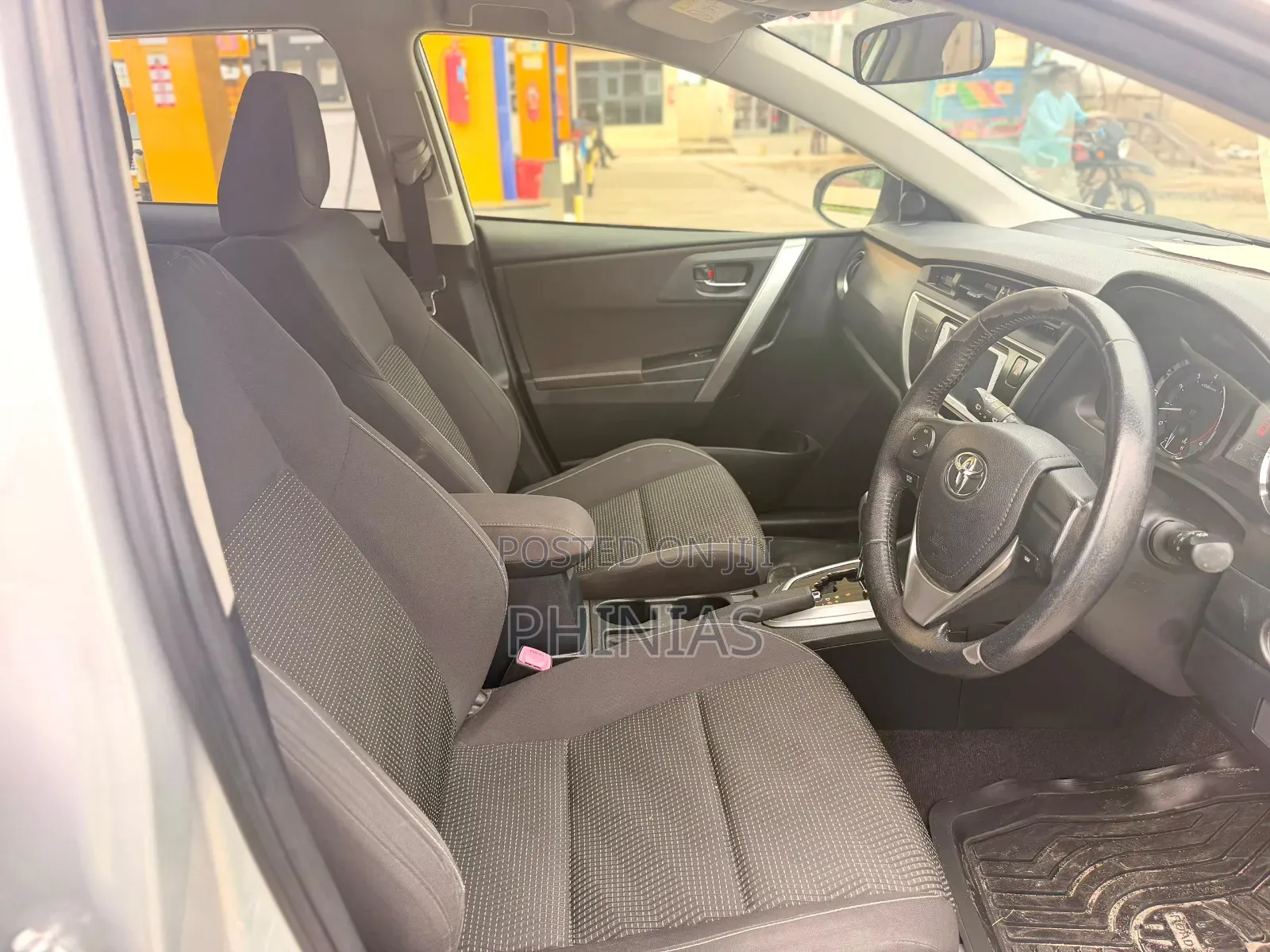 Toyota Auris 2013 Silver