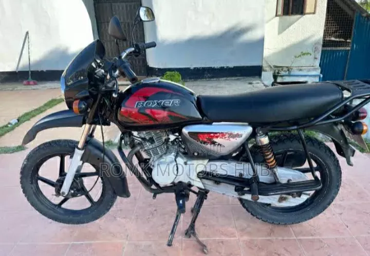 New Bajaj Boxer X125 2025 Black