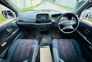Toyota Noah 2002 Silver
