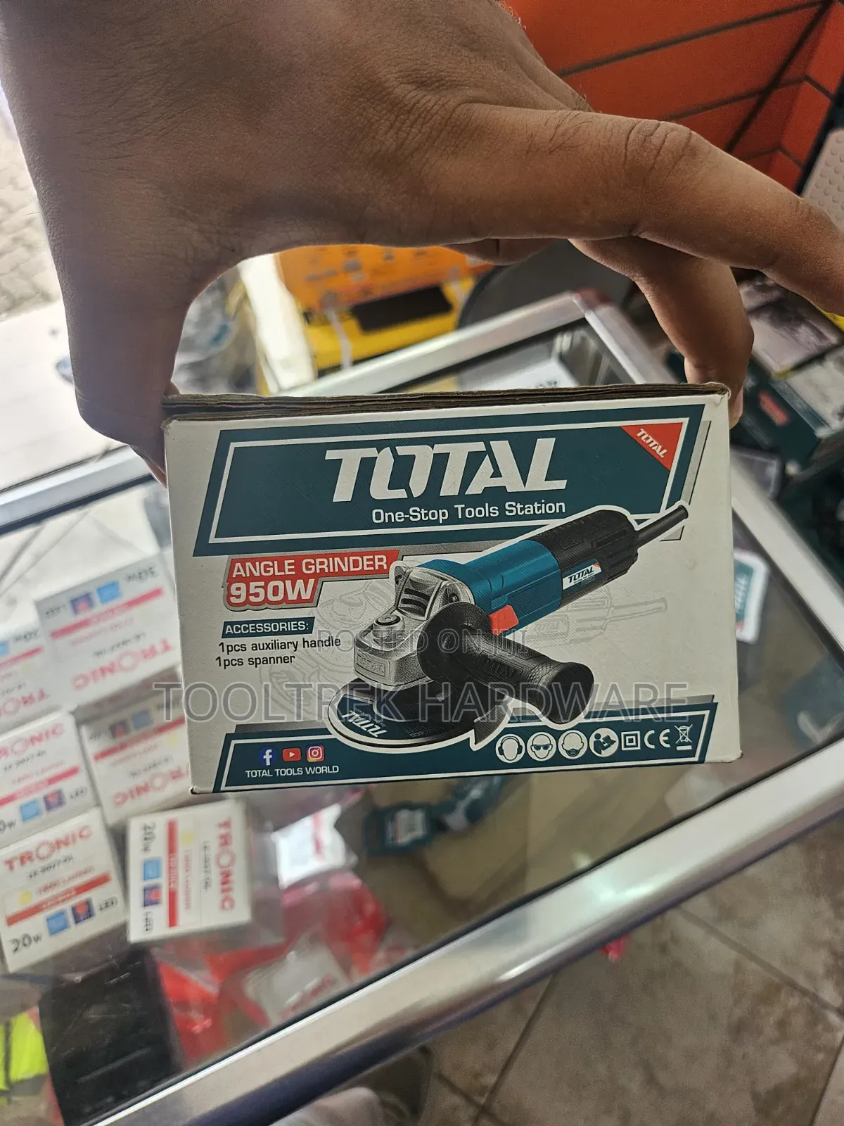 Total 950w Angle Grinder