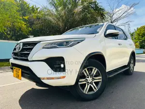 Toyota Fortuner 2022 White