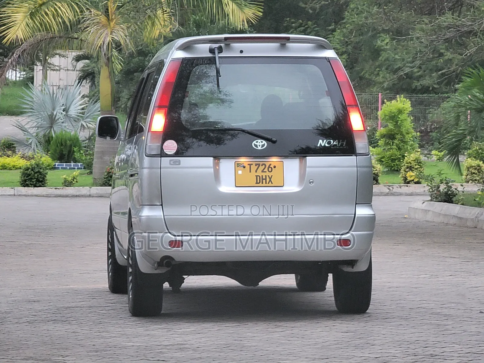 Toyota Noah 2001 Silver