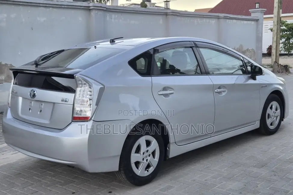 Toyota Prius 2011 Silver