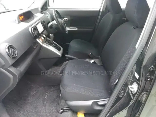 Toyota Corolla Rumion Hatchback 1.5 FWD 2010 Black