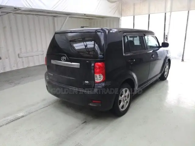 Toyota Corolla Rumion Hatchback 1.5 FWD 2010 Black