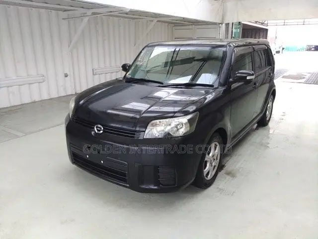 Toyota Corolla Rumion Hatchback 1.5 FWD 2010 Black