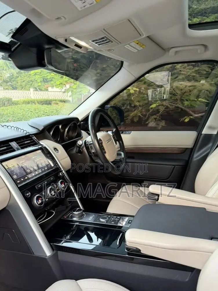 Land Rover Discovery Sport 2018 Black