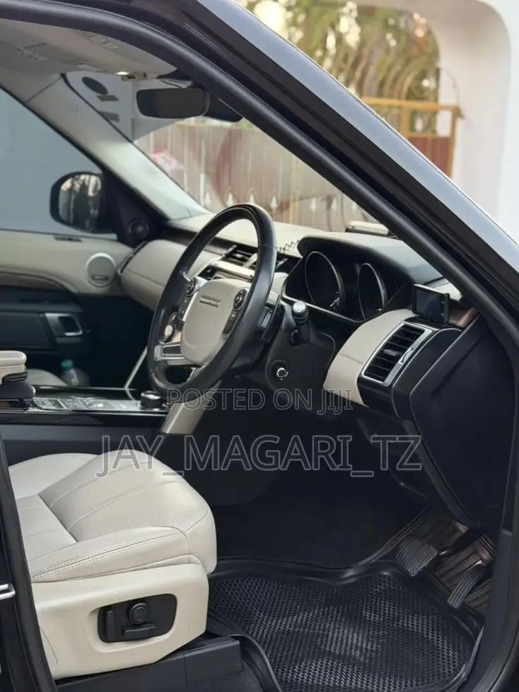 Land Rover Discovery Sport 2018 Black