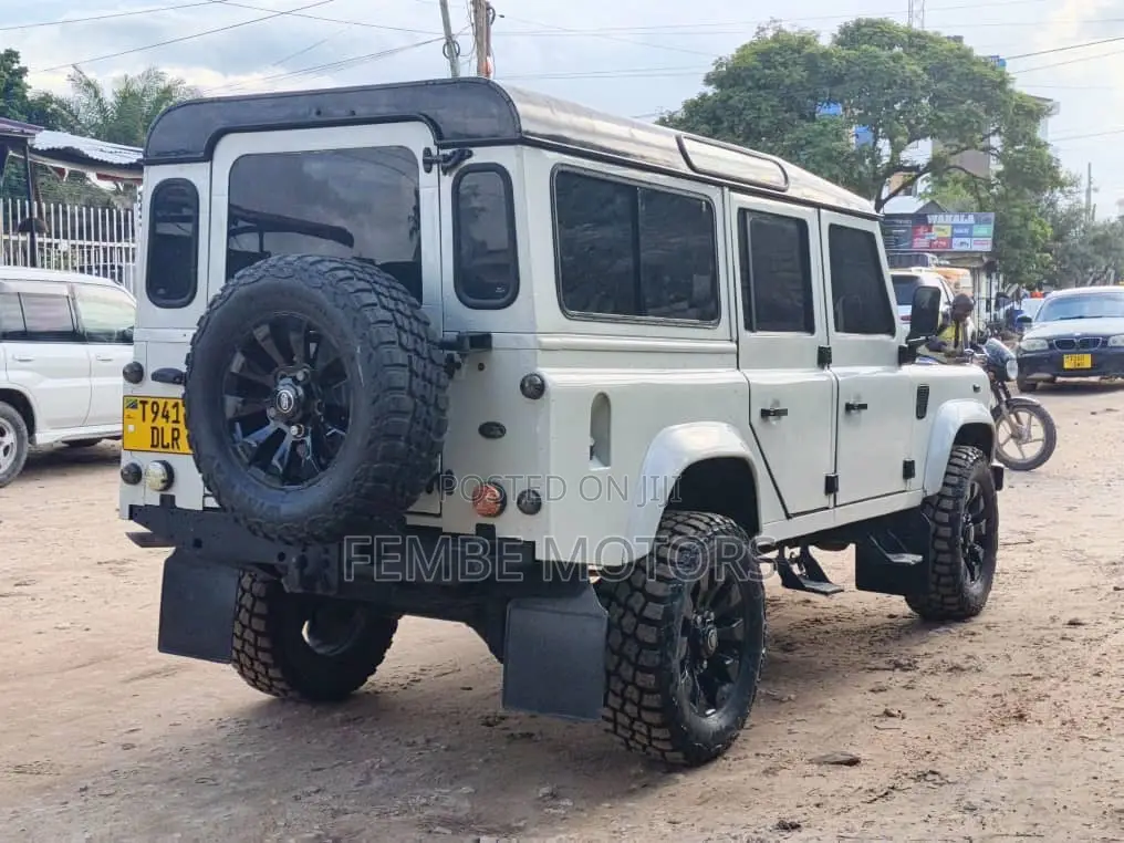 Land Rover Defender 1992 White