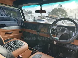 Land Rover Defender 1992 White