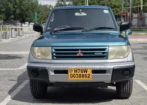 Mitsubishi Pajero 2000 Green