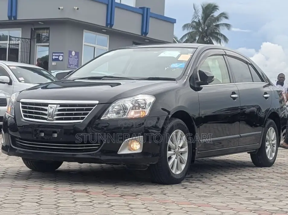 Toyota Premio 2013 Black