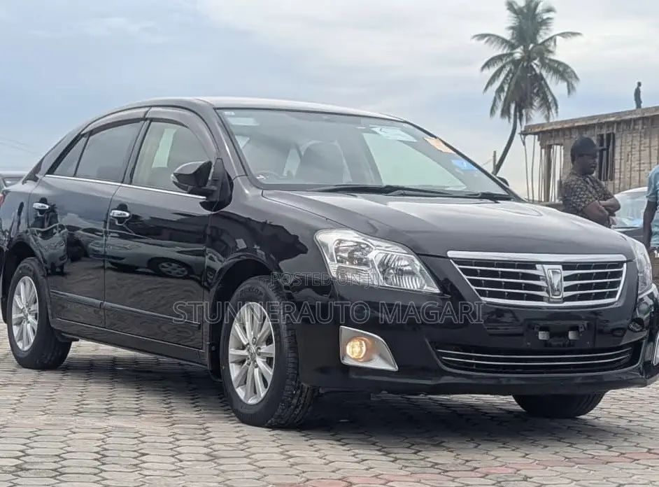 Toyota Premio 2013 Black